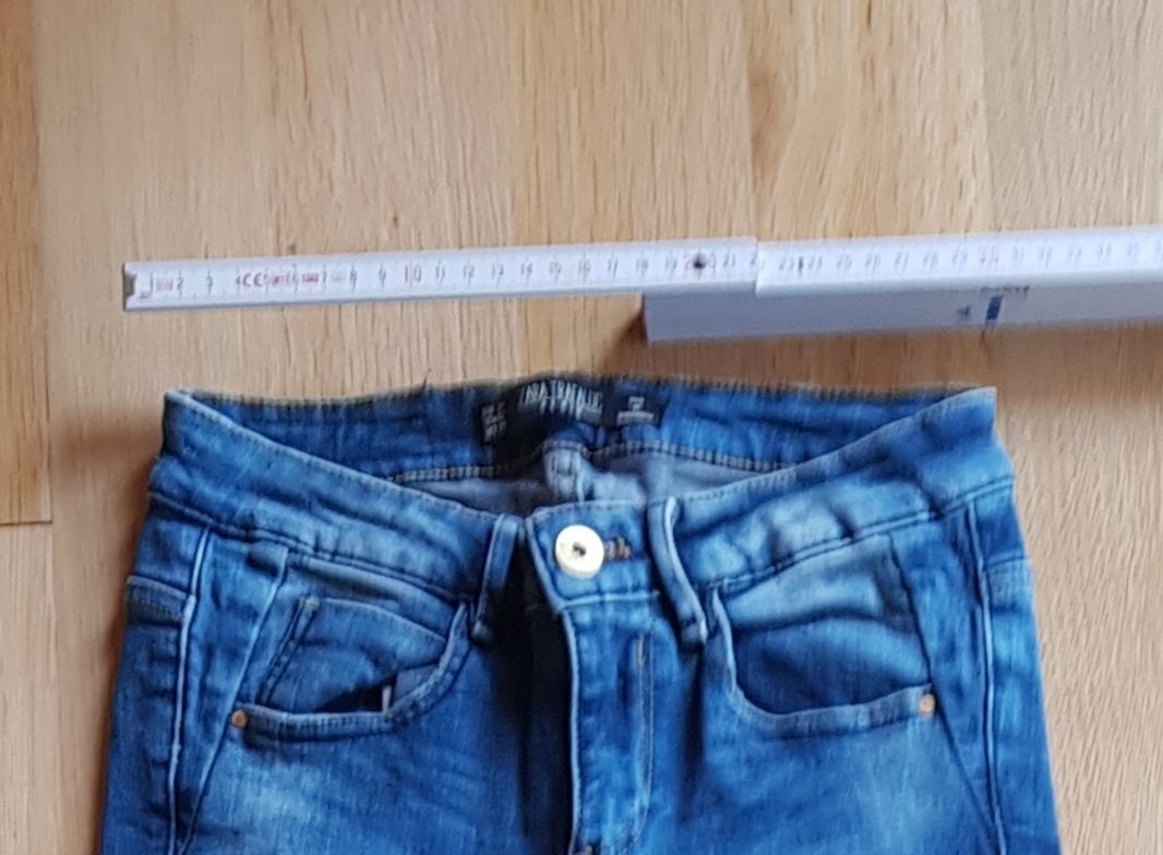 Zara Jeans: Zara Jeans blau, Grösse EUR 34 – Usato da Erlenbach ZH venduto da wem_6f9c 3