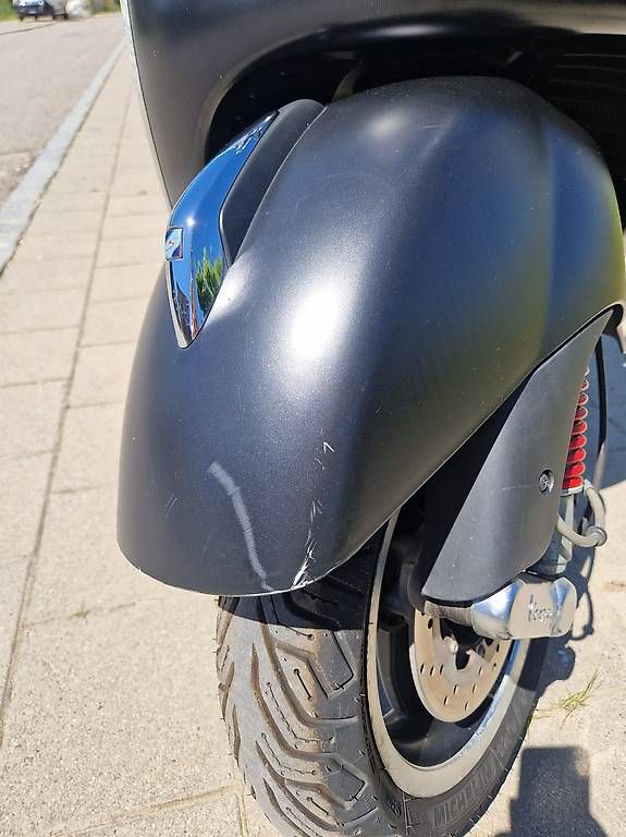 Scooter: PIAGGIO Vespa GTS Super 300 i.e – Usato da Birmensdorf ZH venduto da Daysiii 3