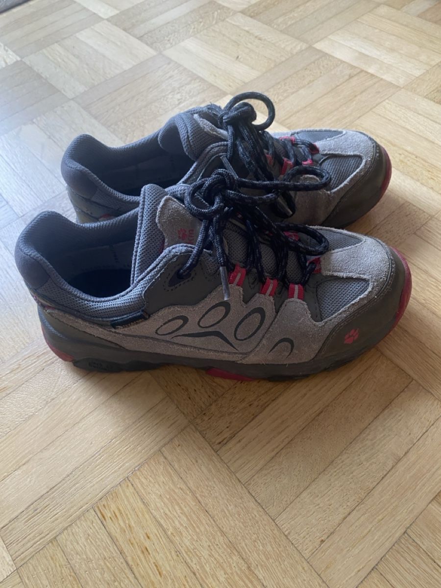 Jack Wolfskin Chaussures garçon: Trekkingschuhe Jack Wolfskin Gr 34 – D'occasion à Uitikon Waldegg par VK2013 2