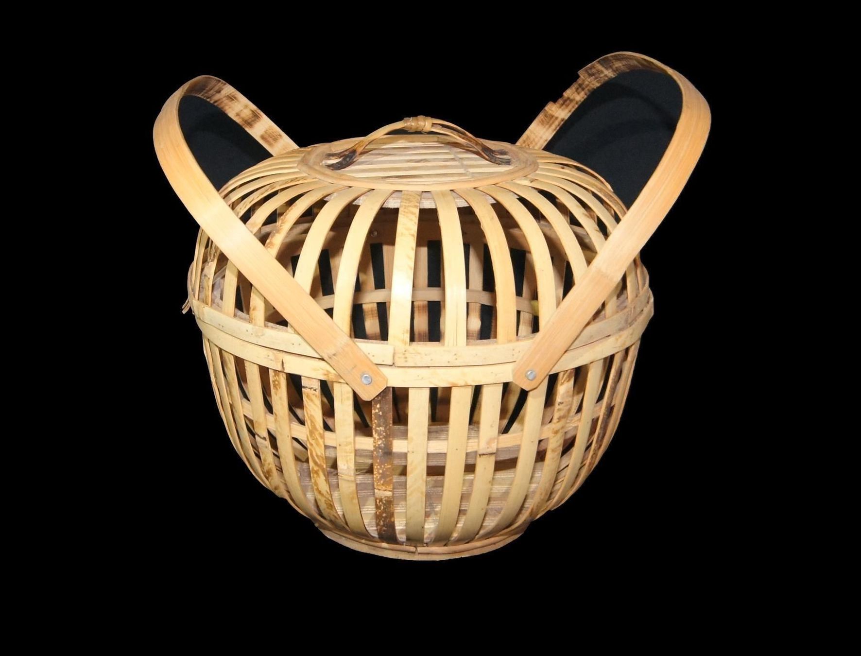 Autres articles pour la maison: Schöner Bambuskorb mit Deckel – D'occasion à Geroldswil par ARTEFACTO 2