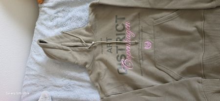Beiger Hoodie XS – stylisch & bequem – sehr guter Zustand