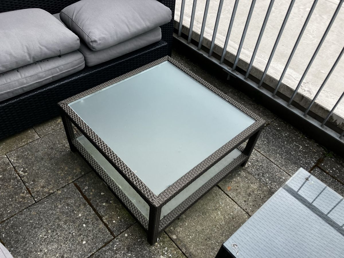 Dedon Set di tavolo e panche: Dedon Gartentisch Rattantisch mit Glasplatte Sommer Terrasse – Usato da Niederhasli venduto da Jolaos 3