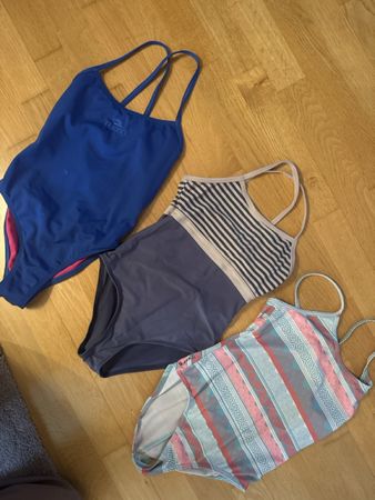 Badekleider 128 zur Auswahl