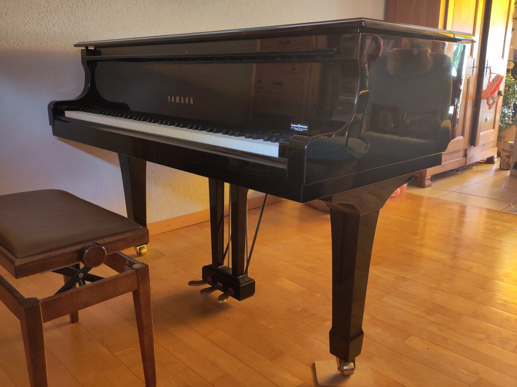 Yamaha Strumenti musicali: Piano à queue Yamaha C3 – Usato da Versoix venduto da Mravel 4