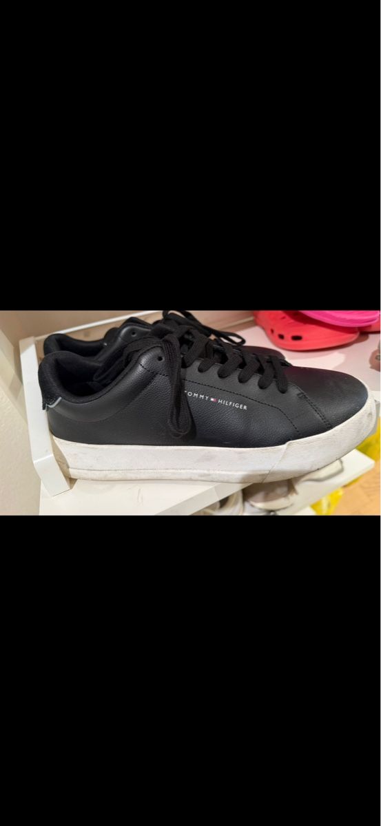 Tommy Hilfiger Scarpe da uomo: Tommy Hilfiger Männer Sneaker schwarz – Usato da Winterthur venduto da yar_dpp8