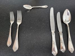 Lot de services en trempé argent