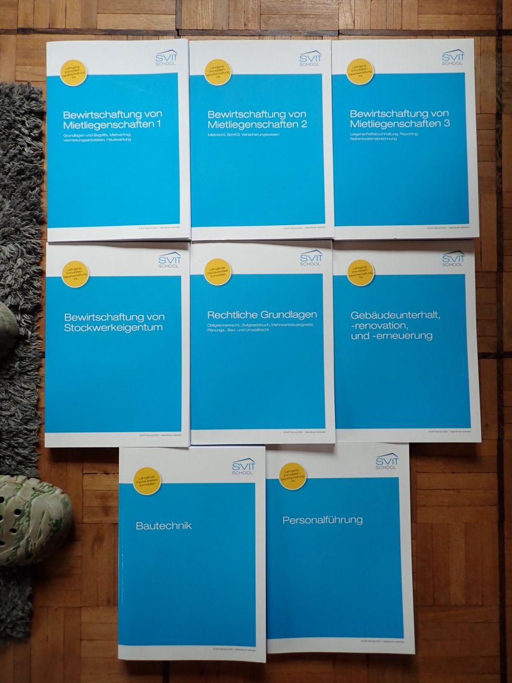 Livres: Immobilien Lehrbücher der SVIT School – D'occasion à Kradolf par Phardy