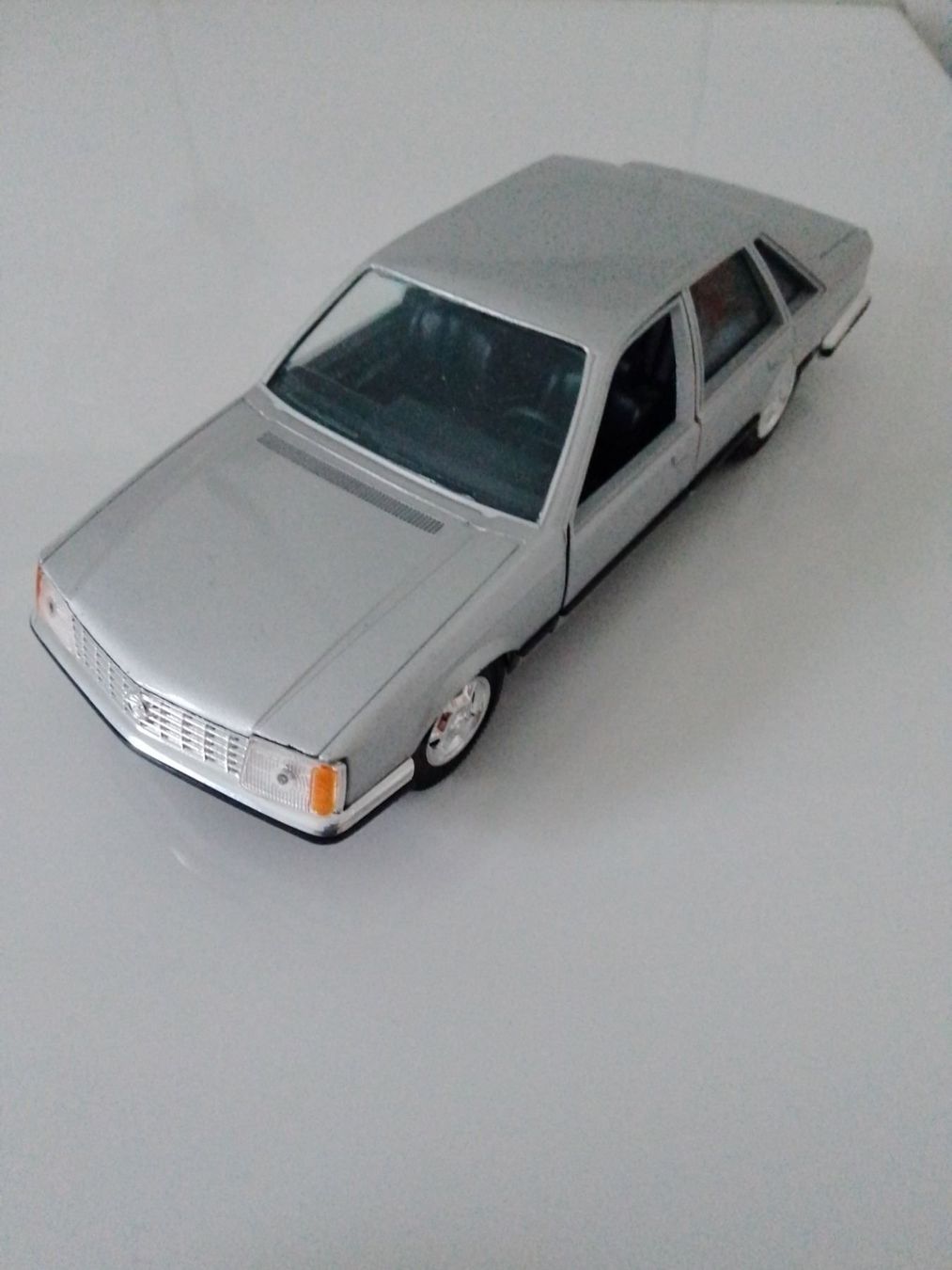 Gama Modellini d'auto: Mercedes sec & Opel Senator – Usato da Pfungen venduto da pegbob 2