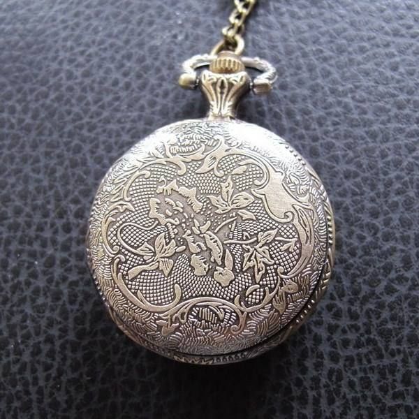 Orologi: Gothic Umhängeuhr The Skull Watch – Nuovo (secondo la descrizione) da Schwanden GL venduto da UHRKNALL 2