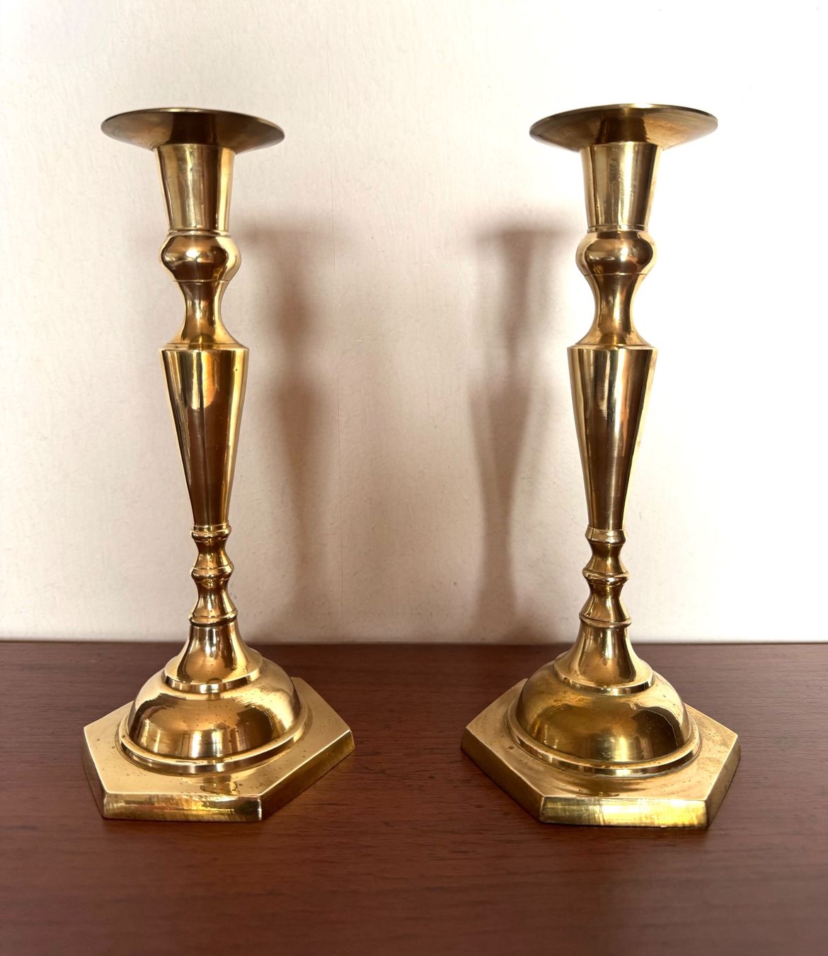 Portacandele: 2er Set eleganter Messing Kerzenständer – Usato da Balsthal venduto da armenharut