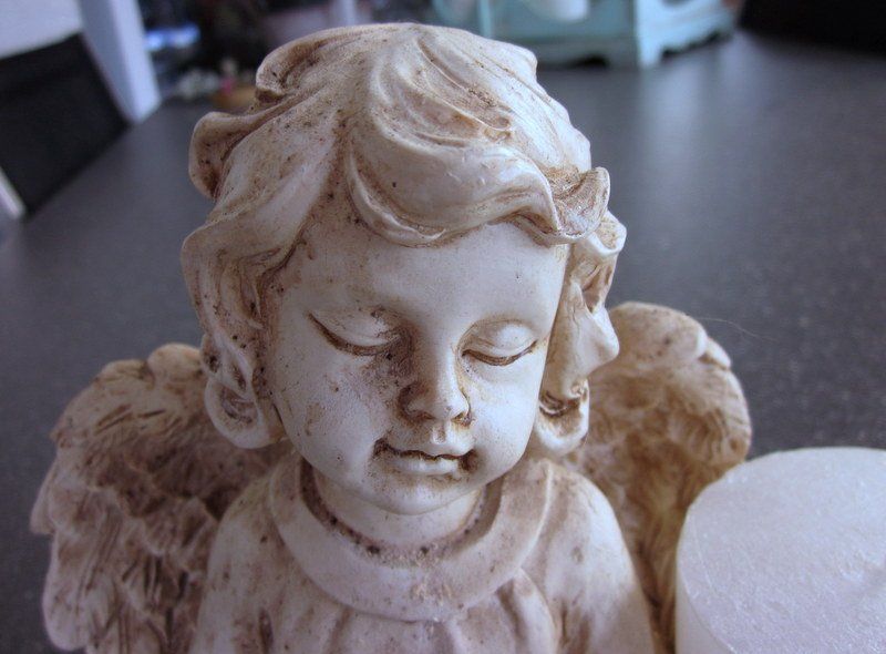 Statuette: Sitzender Deko Engel mit Kerzenhalter, weiss-beige – Usato da Bischofszell venduto da Pfau0 2