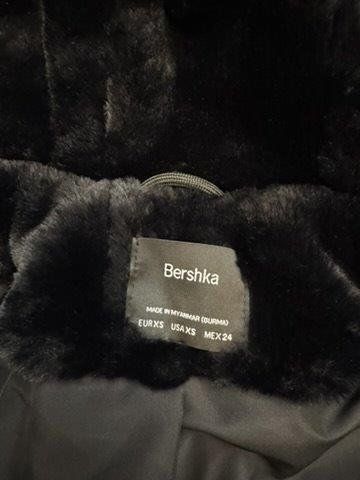 Giacche: Bershka Jacke Hoodie – Usato da Zürich venduto da Riikaadoo 4