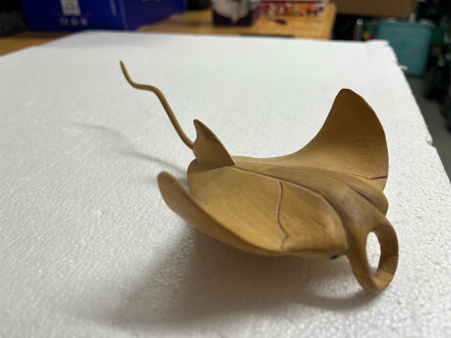 Statuette: Manta aus Holz geschnitzt – Usato da Mumpf venduto da dadaboygugu