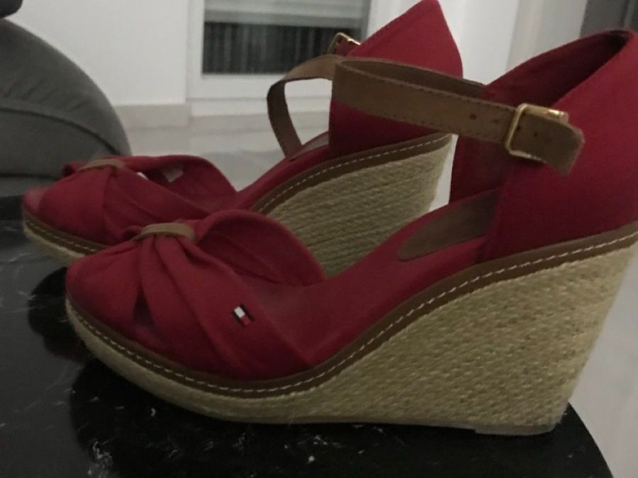 Tommy Hilfiger Damenschuhe: Tommy Hilfiger Sandalen – Gebraucht aus Rothrist von ilodj