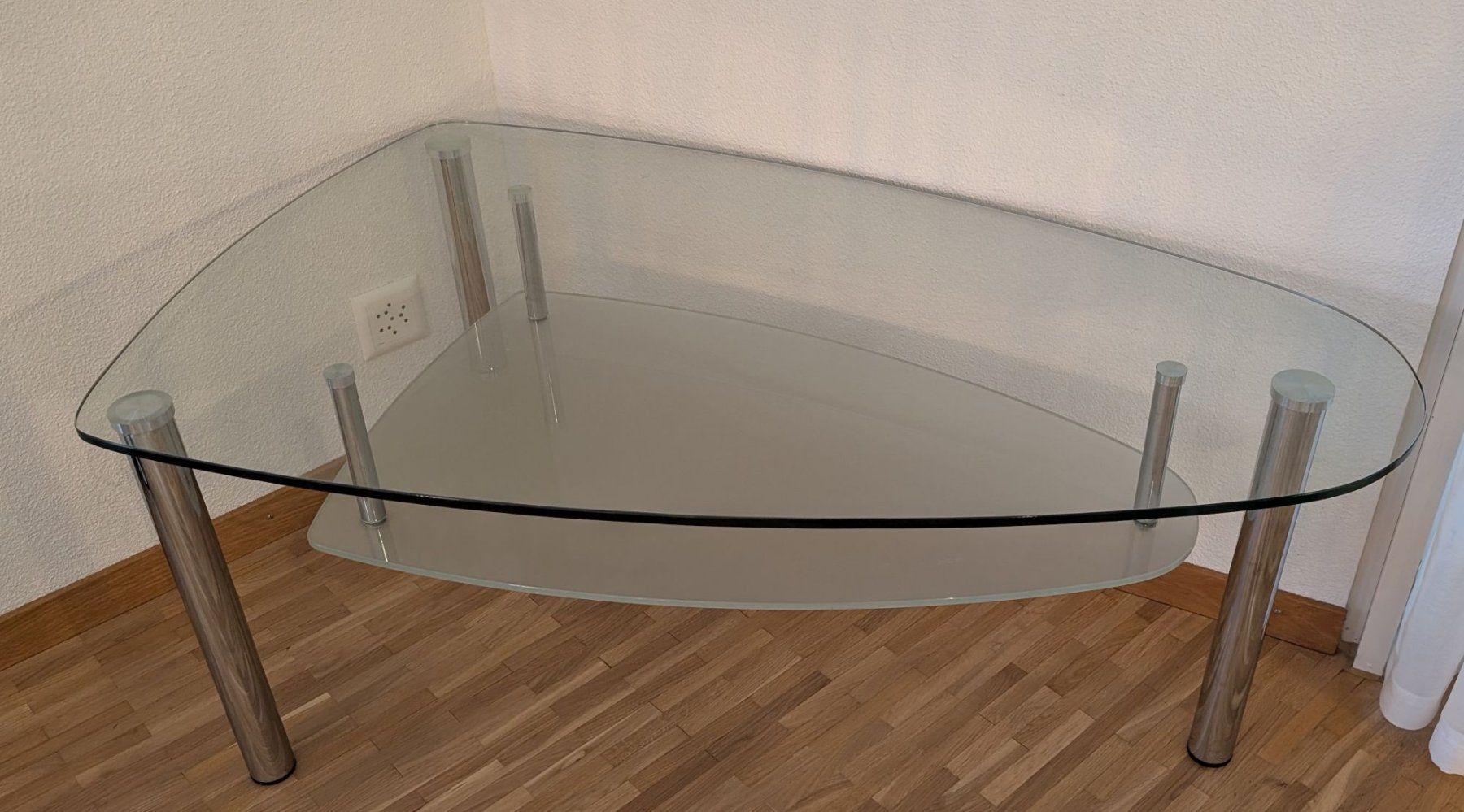 Tische: Glastisch Couchtisch 110 x 65 x 45 – Gebraucht aus Zürich von FloLer