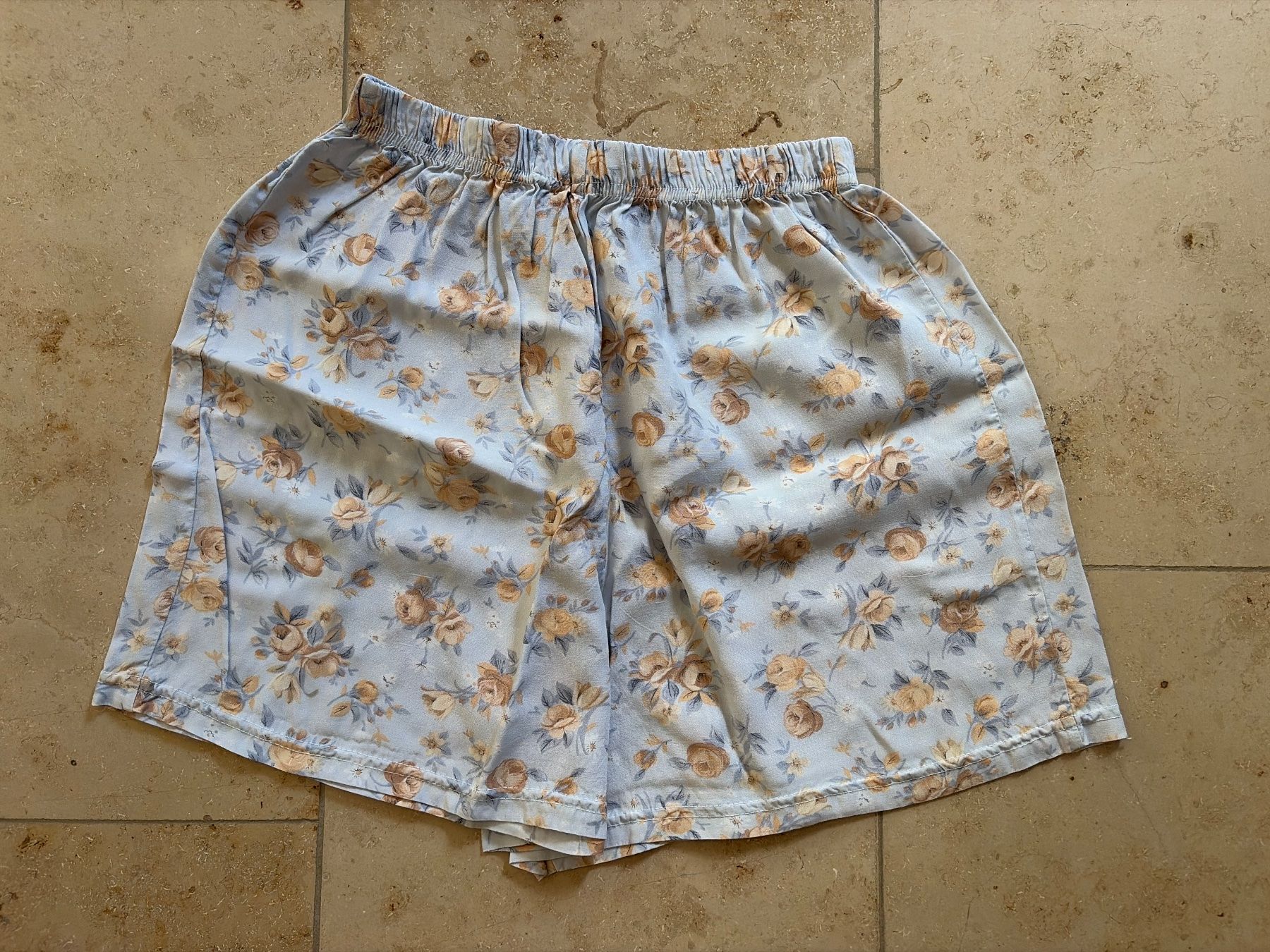 Hosen: 2x Sommerhosen kurz – Gebraucht aus Fraubrunnen von amm_7kp6 3