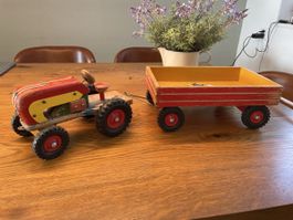 Holztraktor mit Anhänger Vintage 