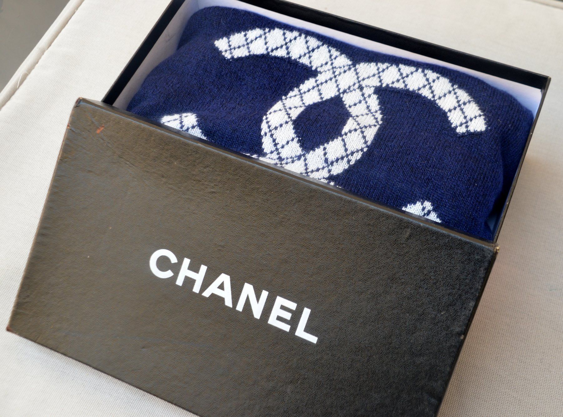 Chanel Foulard & Sciarpe: Chanel Schal / châle 74 x 220 cm – Usato da Collonges venduto da Auganien 3