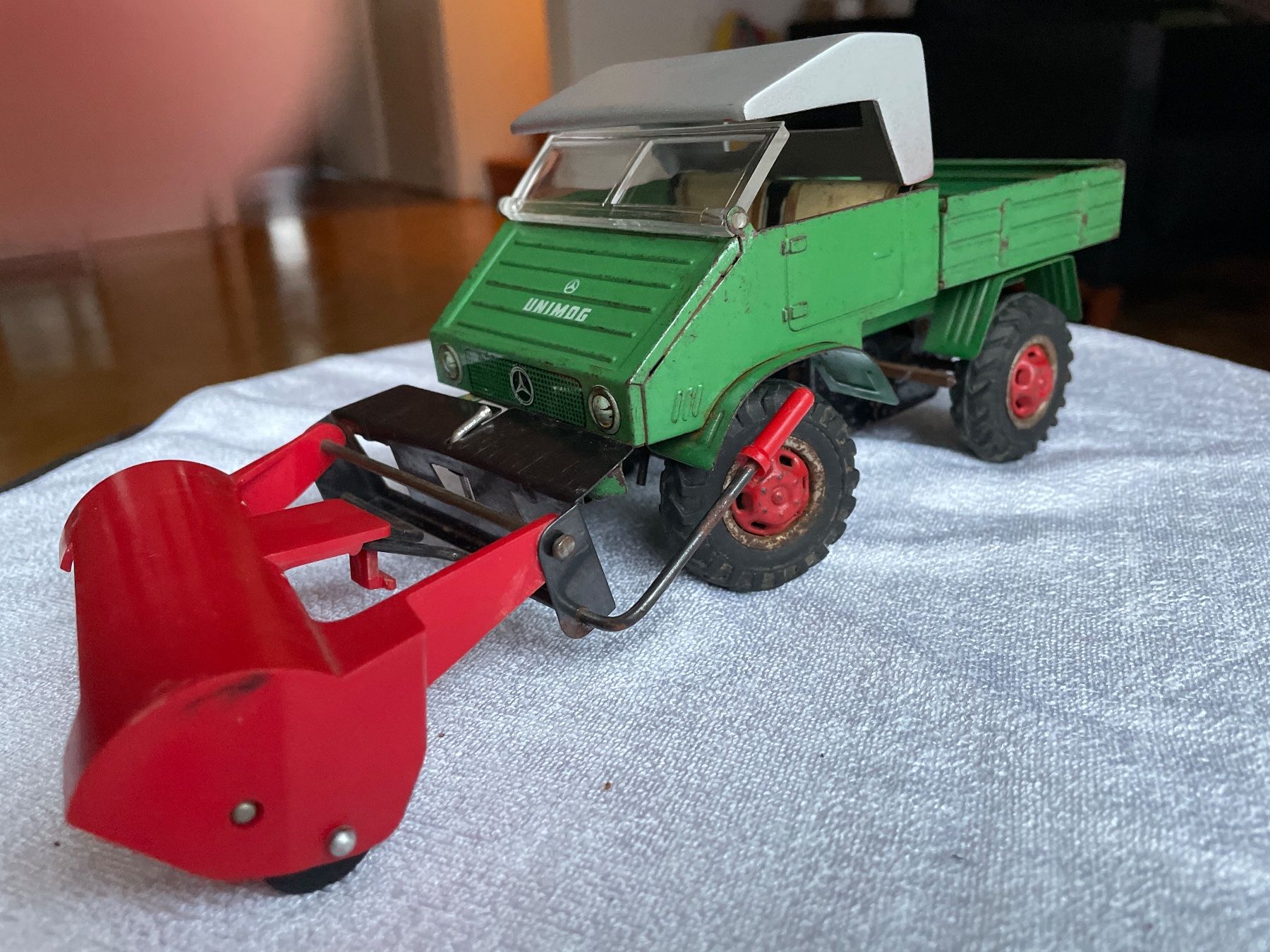 Spielzeuge: Tippco Unimog mit Kehrmaschine – Gebraucht aus Zell ZH von pascho01 1