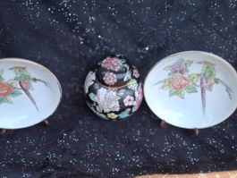 Set von 3 China Porzellan 2 Exotische Vogel Teller 1 Vase