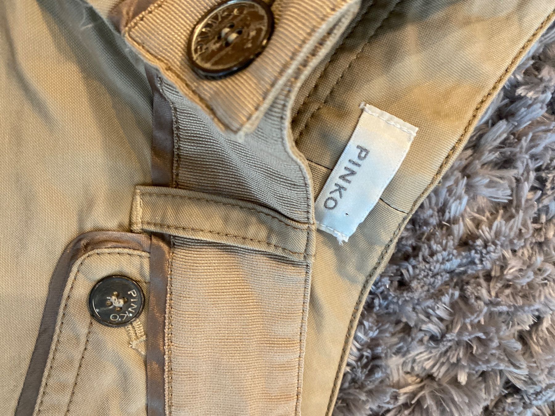 Pinko Pantaloni: Shorts – Usato da Zürich venduto da lcl_r88r 1