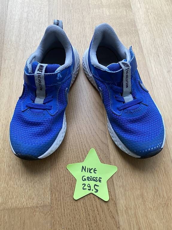 Nike Scarpe da uomo: Nike Turnschuhe blau Grösse 29.5. – Usato da Ebikon venduto da sherra