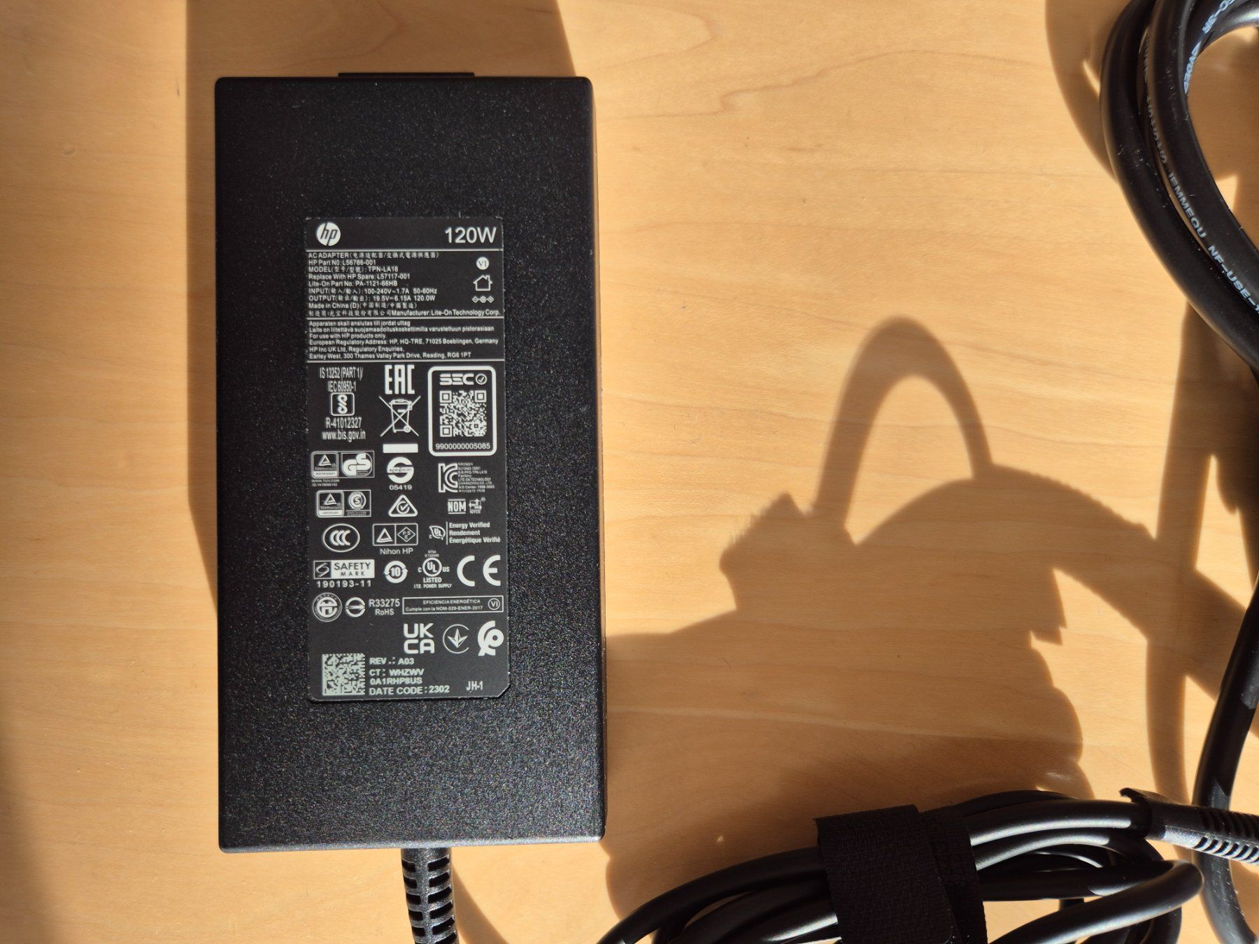 Hewlett Packard Chargeur: HP Netzgerät 120 Watt – D'occasion à Bolken par Malvinas