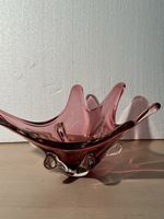 Coupe décorative en verre rose