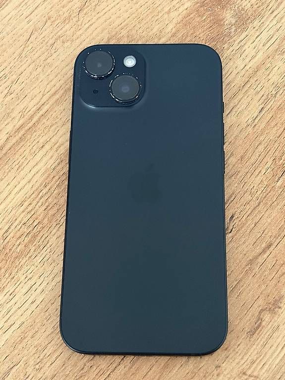 Handys / Smartphones: iPhone 15  128 GB  Black  Dual SIM – Gebraucht aus Basel von ele_5gt6 1