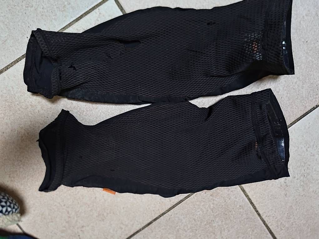 Protezioni & Imbottiture: Genouillères fox taille M – Usato da Martigny venduto da juc_m7m8 1