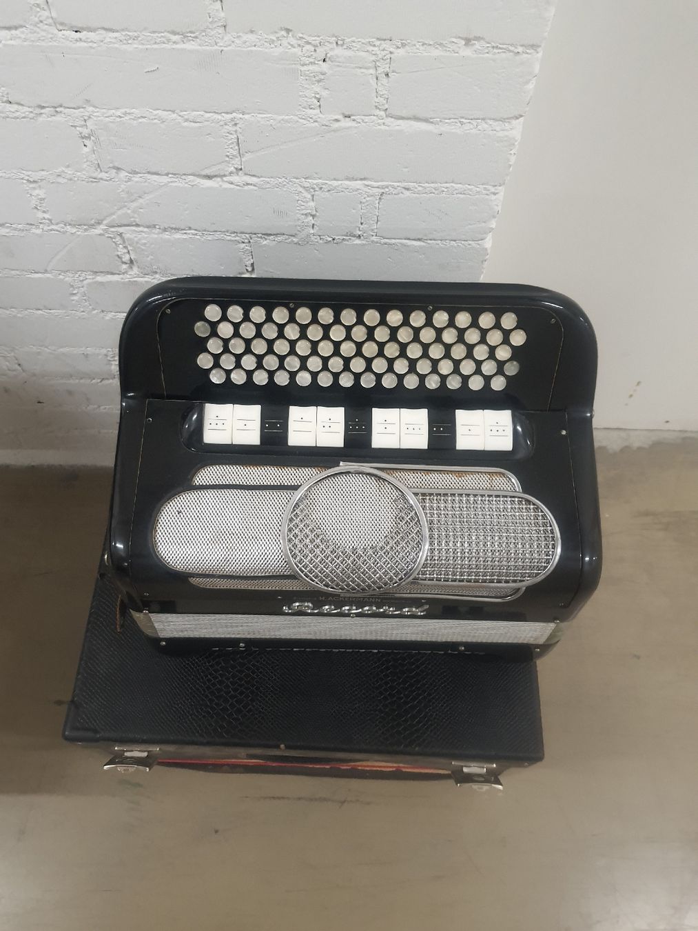 Record Instruments de musique: accordéon Record 4 voix  – D'occasion à Pont-de-la-Morge par Mirabelle0 3