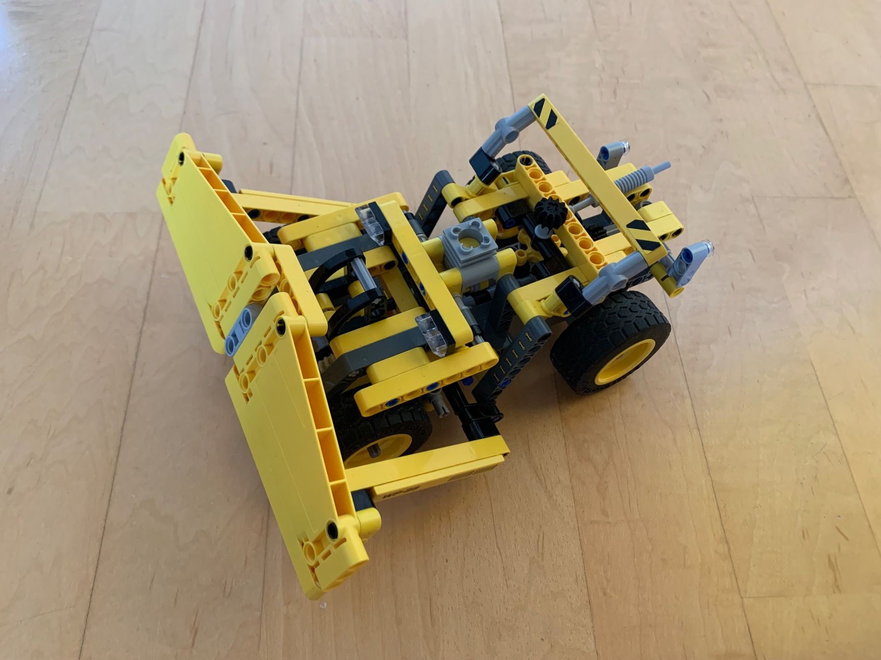 Lego Spielzeuge: Lego Technic Muldenkipper/Planierradschlepper, 2 in 1, 42035 – Gebraucht aus Basel von Bonzito43 3