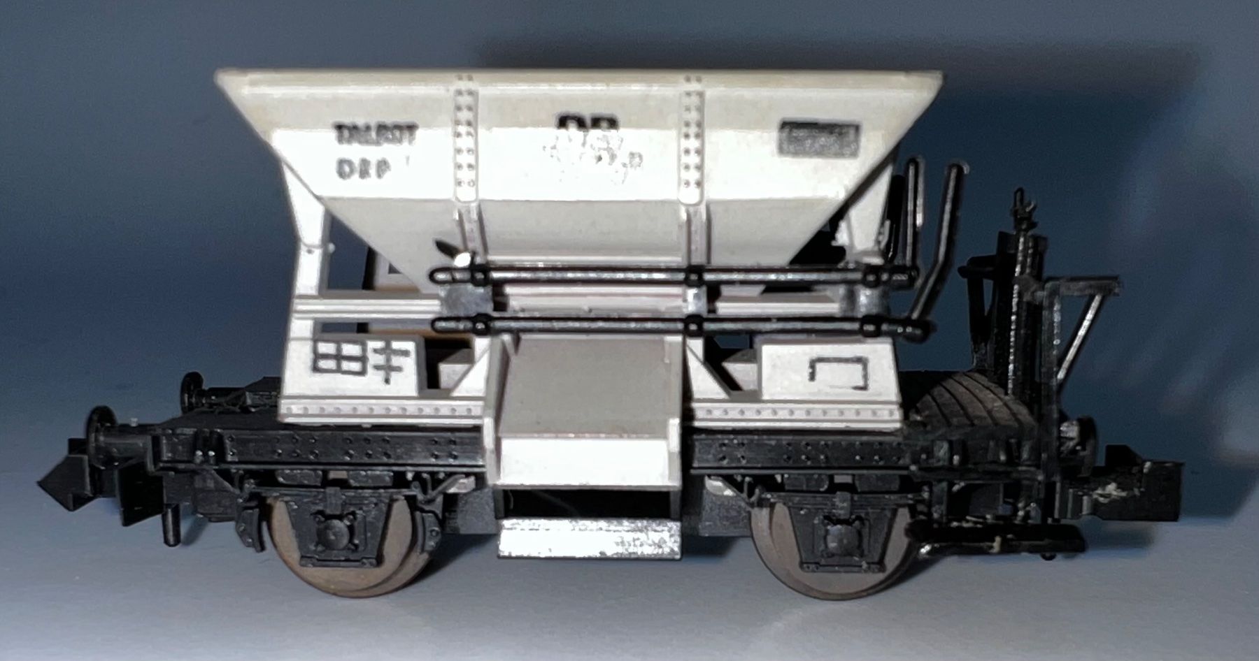 Trix Modellini di ferrovie: Minitrix , 13162?, Schotterwagen der DB – Usato da Basel venduto da jonnyhaas 1
