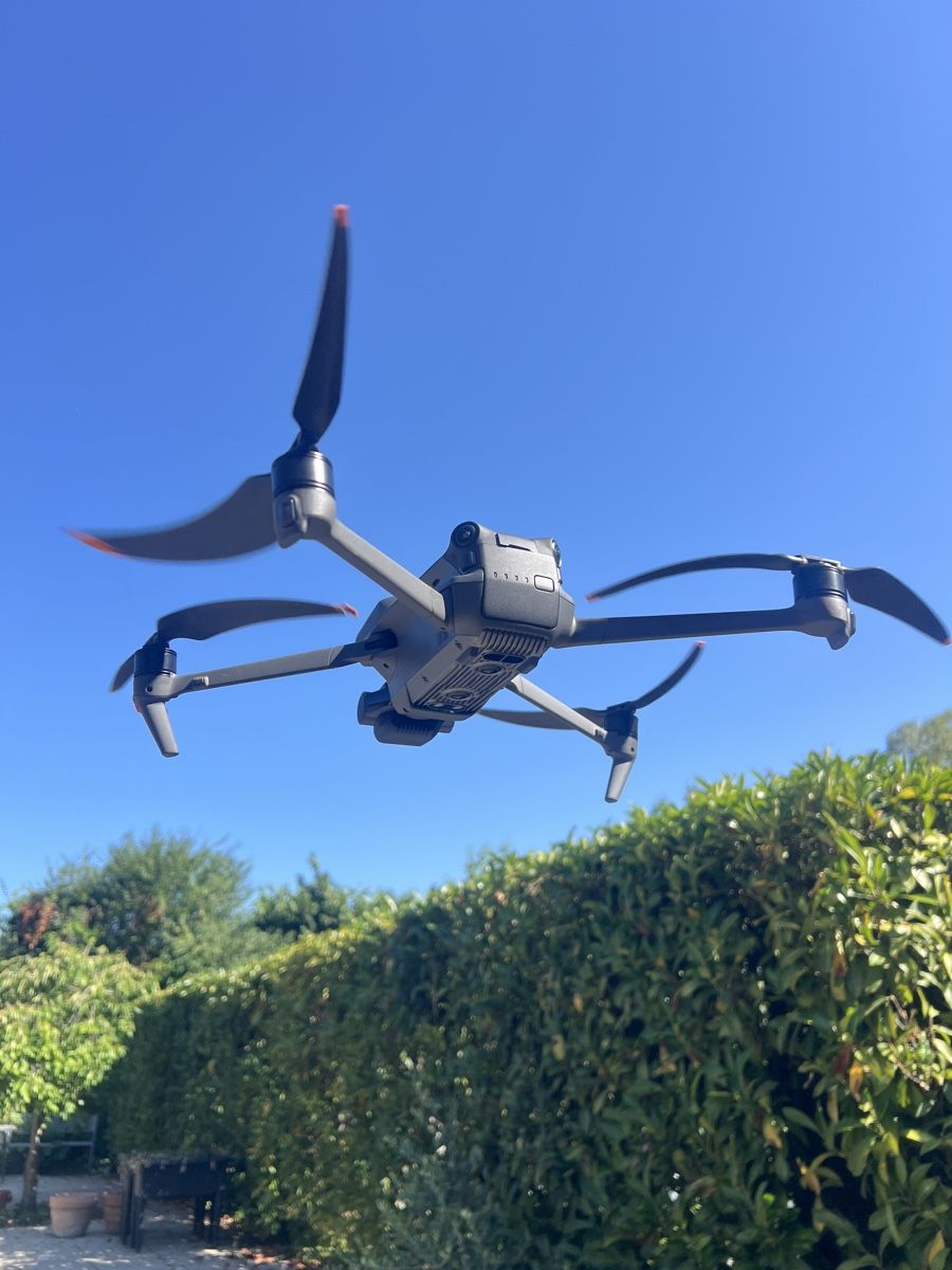 DJI Camcorder: DJI MAVIC 3 COMBO – Gebraucht aus Thônex von lufoto 2
