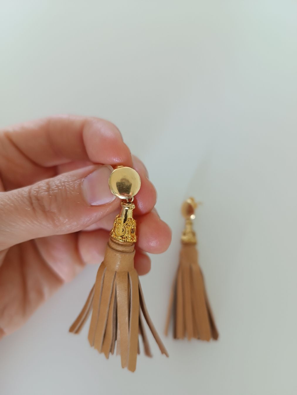 Orecchini pendenti & Orecchini a lobo: Lederohrring gold camel – Usato da Luzern venduto da sim_lqq2 1