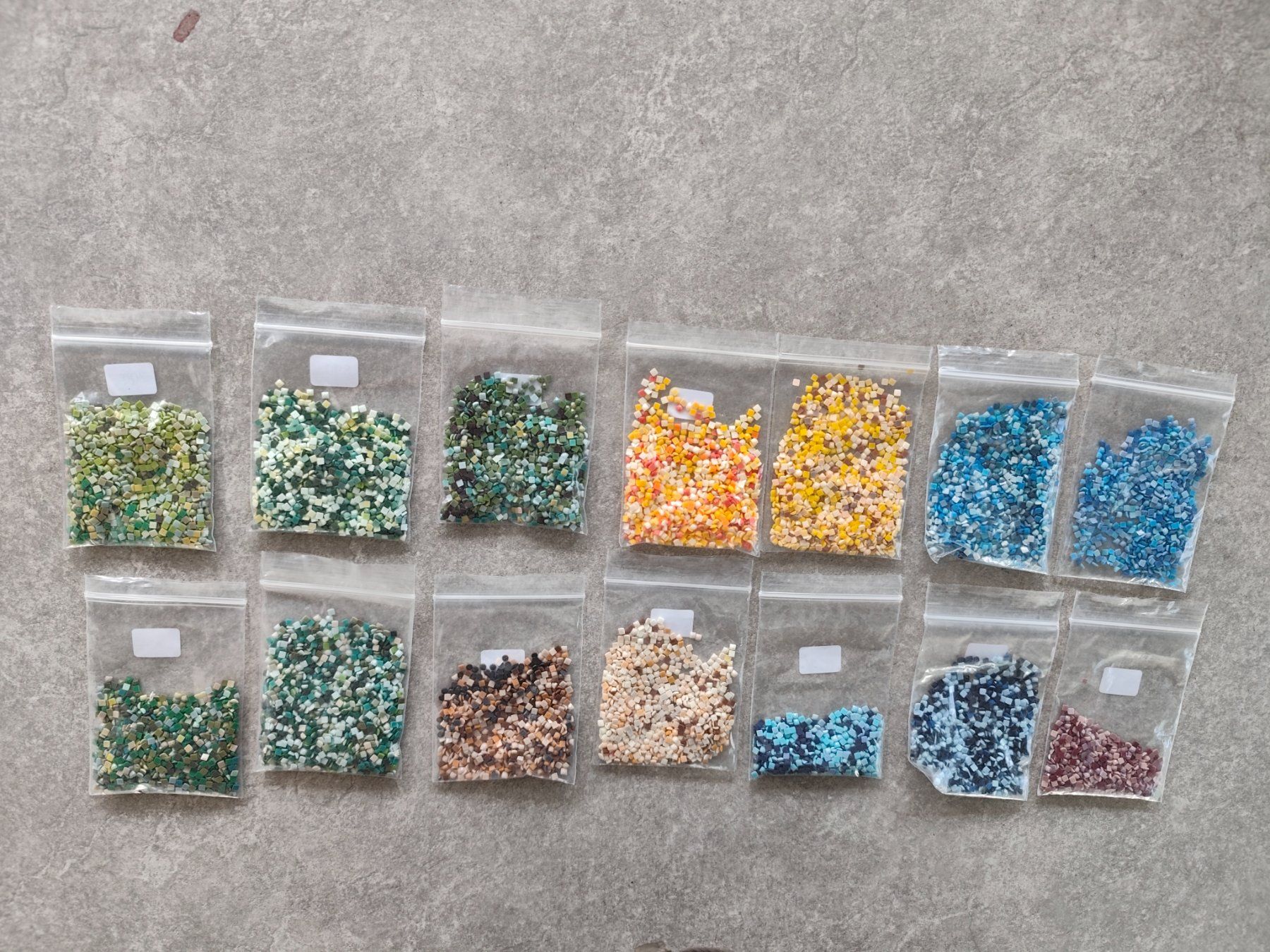 Kit bricolage: Bunt gemischte Diamond Painting Steinchen – Nuovo (secondo la descrizione) da Eschenbach LU venduto da Orchi