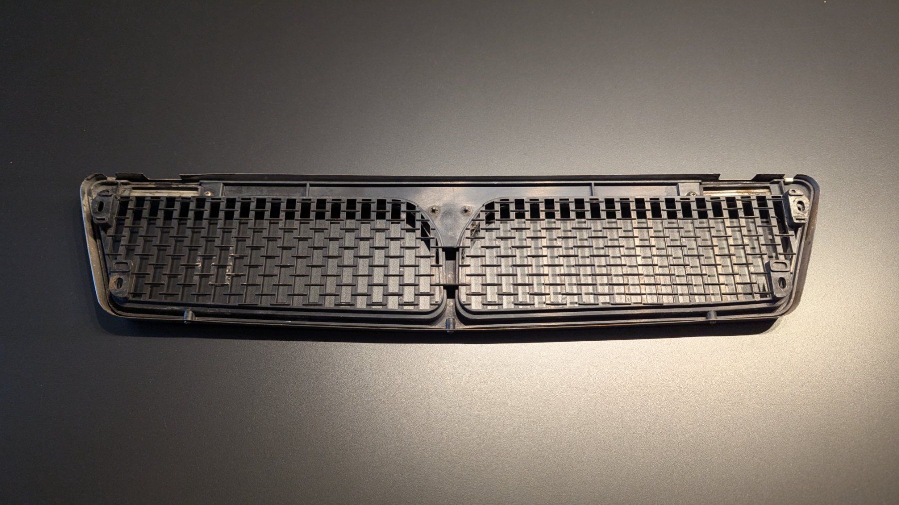 Lancia Tutti pezzi di ricambio auto: Kühlergrill Lancia Beta – Usato da Wuppenau venduto da Signum001 1