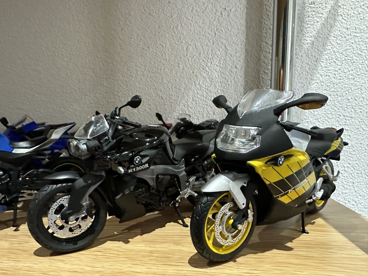 Maisto Kit di modellismo & Modellini statici: 23 Stück Motorradmodell Sammlung Maisto – Usato da Schinznach-Dorf venduto da Rasec 1