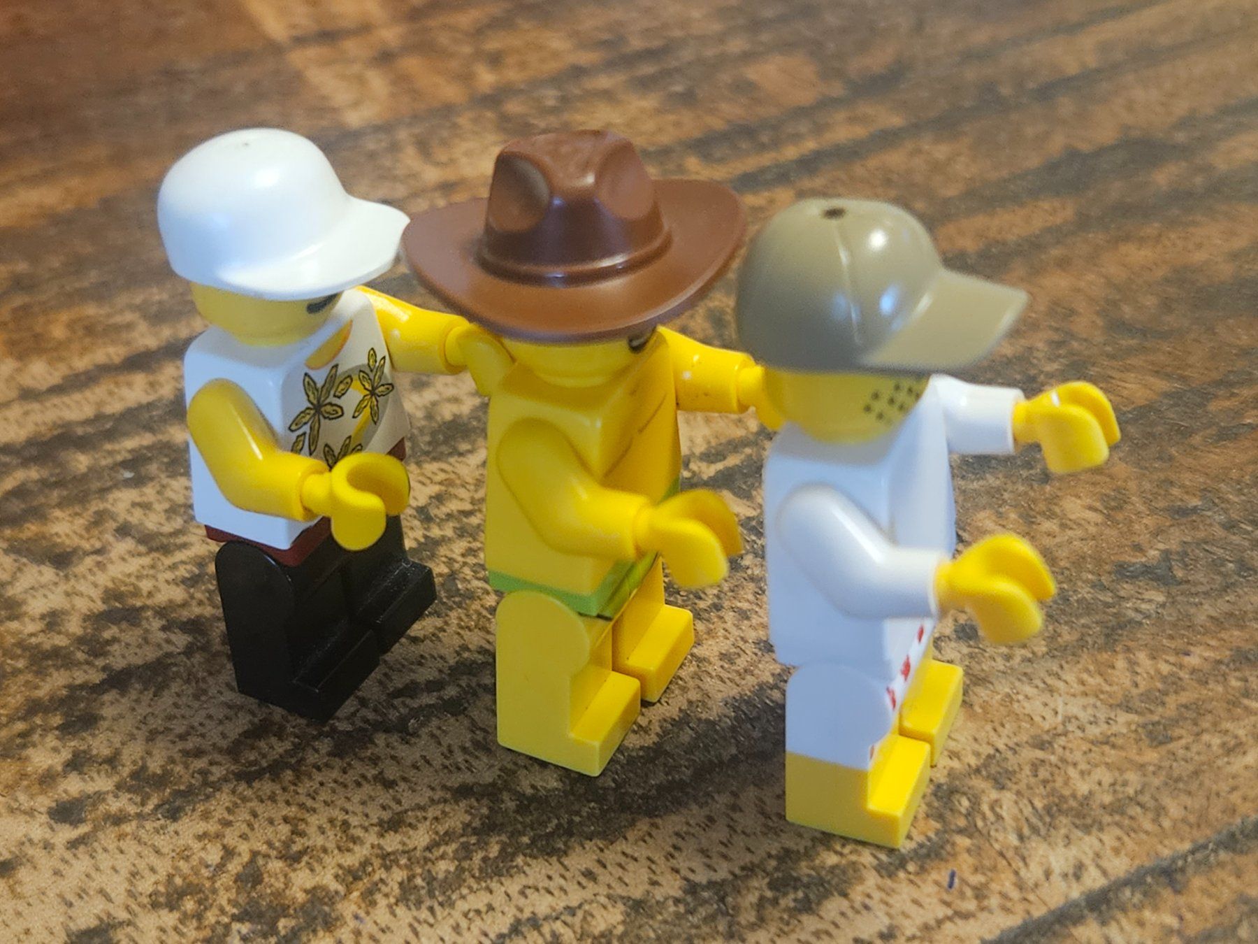 Lego Kit di costruzioni: lego lot de 3 figurines – Usato da Confignon venduto da Ecrofigs 3