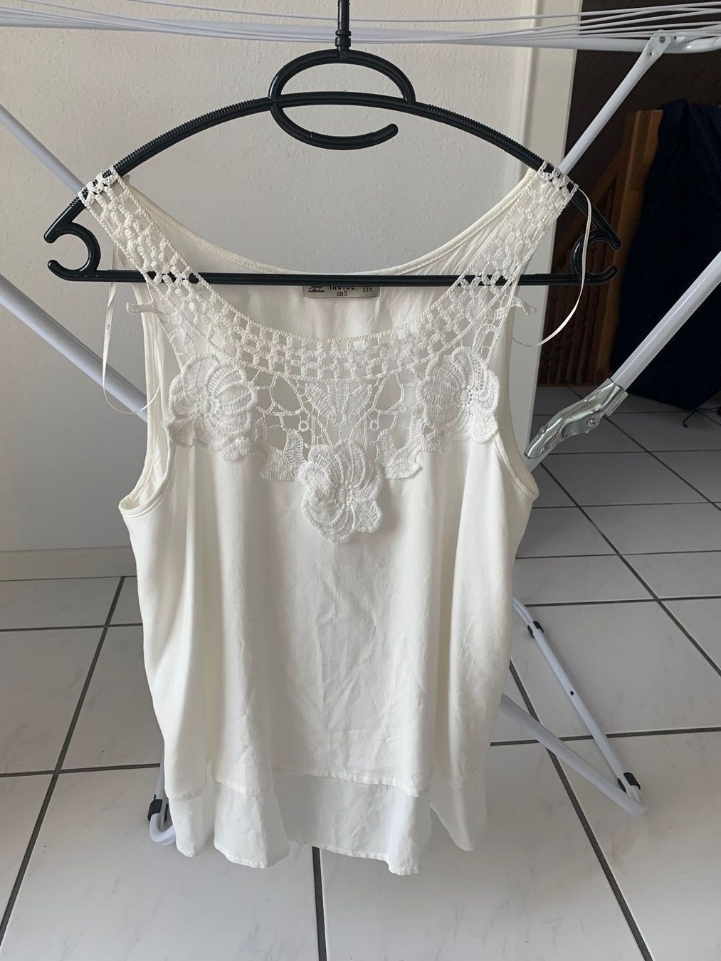 Top: Top Farbe Weiss, Grösse S – Usato da Einsiedeln venduto da important__