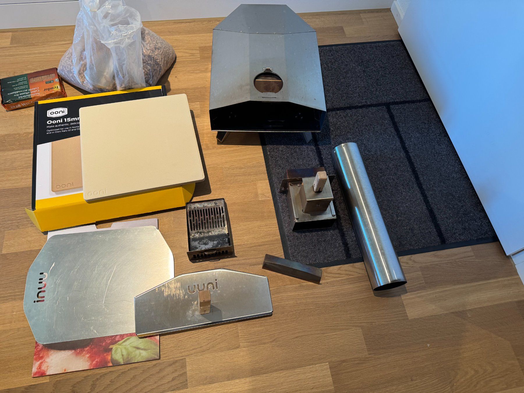 Ooni Pizzaofen: Ooni Pizzaofen, Holzpellets – Gebraucht aus Spreitenbach von AR0102 1