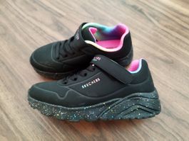 Skechers Turnschuhe Gr. 33