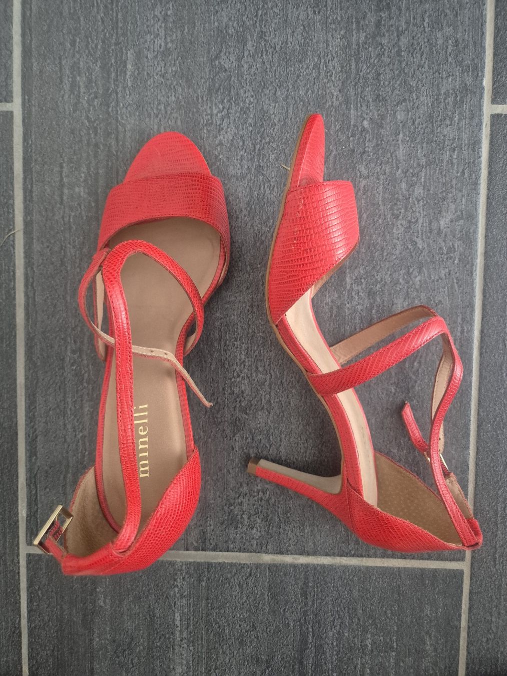 Scarpe da donna: Escarpins Minelli rouges T 40 – Usato da Granges (Veveyse) venduto da pissenlit 1