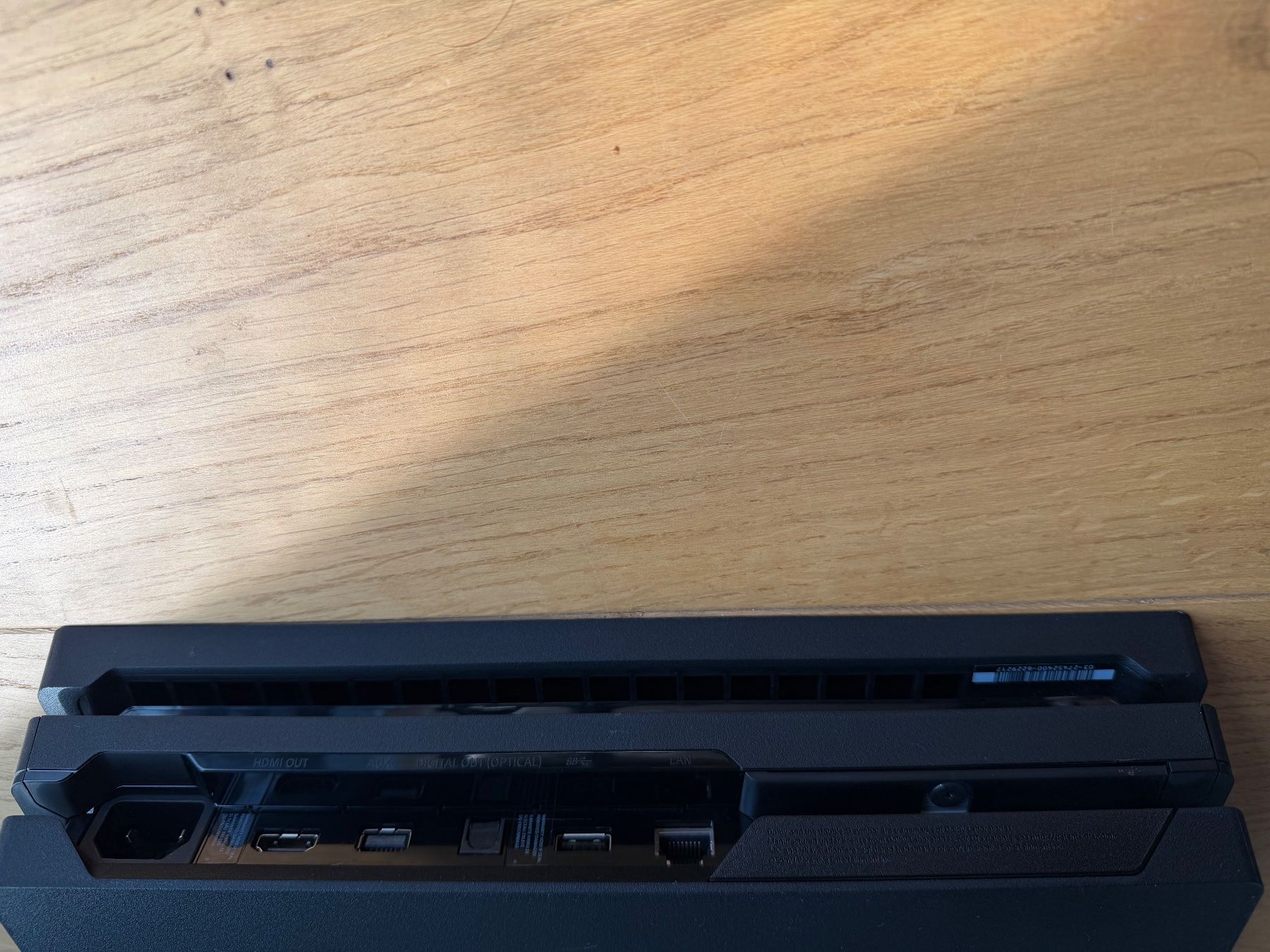 Sony Konsolen: Sony PlayStation 4 Pro 1TB Schwarz | 1 Original Controller | – Gebraucht aus Horgen von rei_8k7q 2