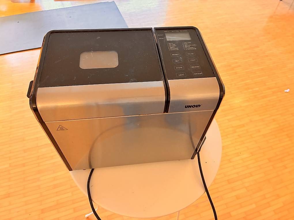 Küchengeräte: Brotbackautomat Unold – Gebraucht aus Herrenschwanden von Bergamotte