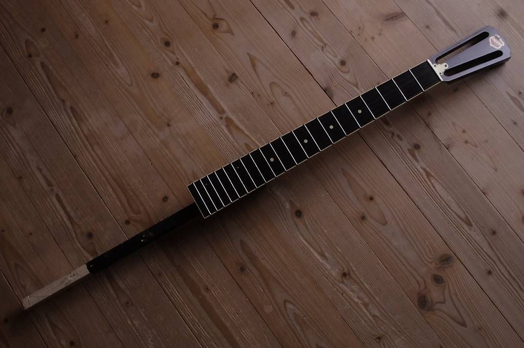 Strumenti musicali: National Bariton Gitarrenhals – Usato da Winterthur venduto da hermanadam