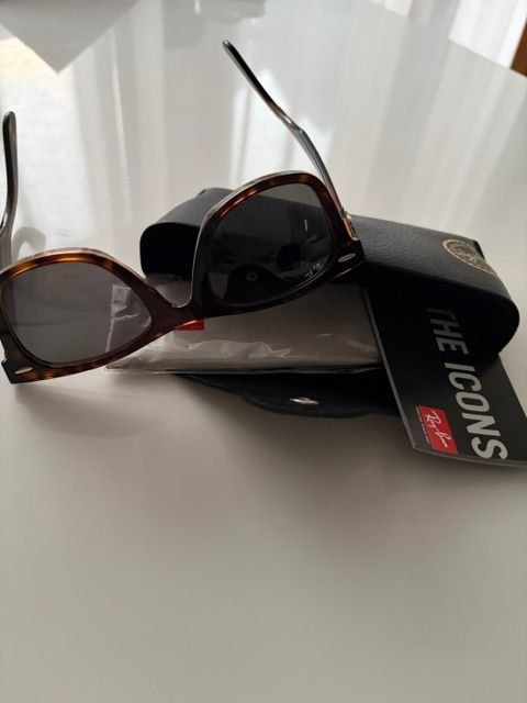 Ray-Ban Occhiali & Lenti: Ray Ban Sonnenbrille, NEU! – Nuovo (secondo la descrizione) da Walenstadt venduto da ricamul 7