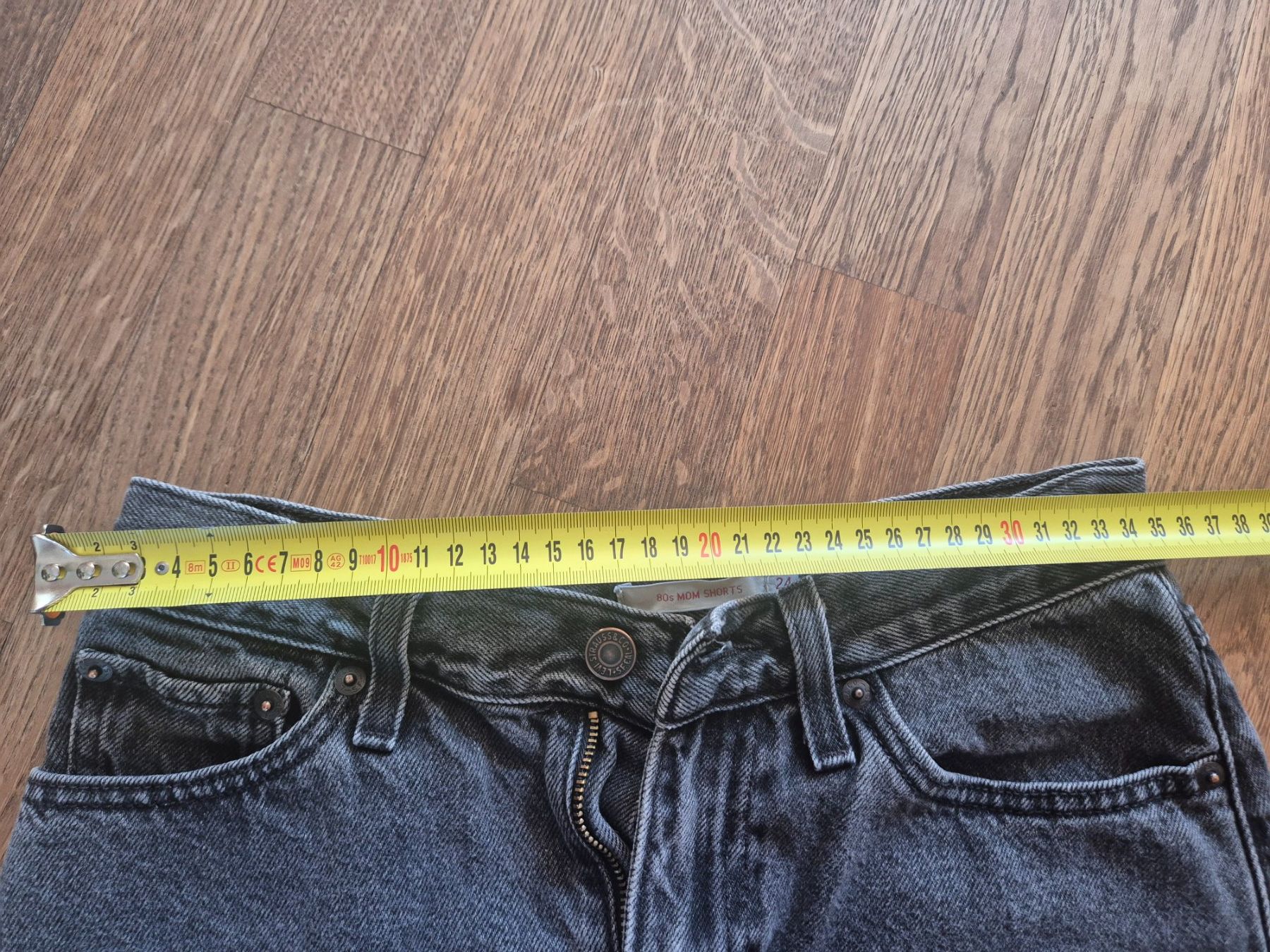 Levi's Pantaloni: Levi's 80s Mom Shorts grey size 24 – Usato da Zürich venduto da monadiederich 3