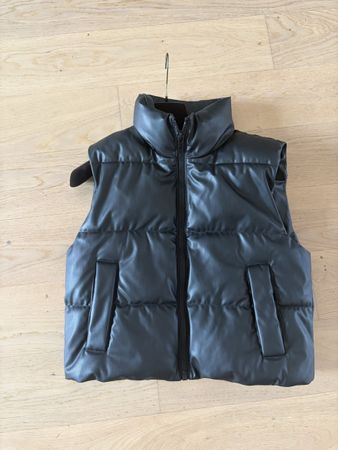 Weste Zara schwarz Kunstleder Grösse XS neuwertig