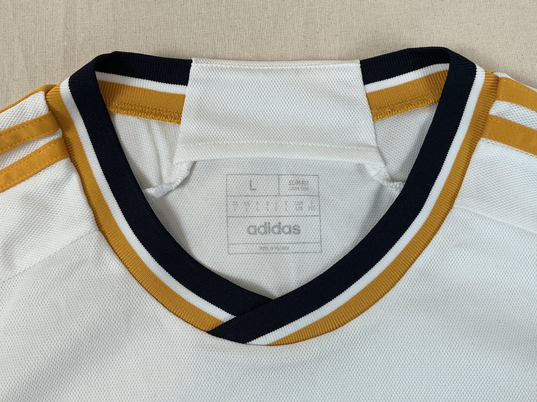 Adidas Leibchen & Hosen: REAL MADRID Trikot Grösse L – Gebraucht aus Richterswil von Restwert_Richterswil 3